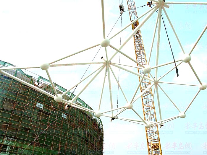 东阳体育馆网架安装
